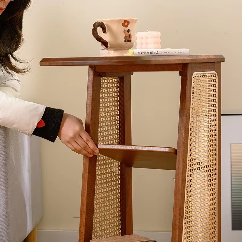 モダンスタイル無垢材サイドテーブル、小型コーヒー/ティーテー - Coffee Or Tea Please のレビューと価格