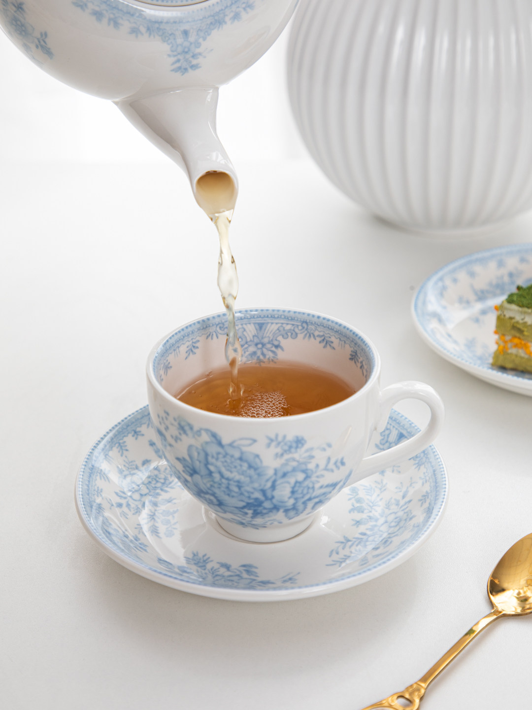 ハウス、レトロな青い牡丹柄のアフタヌーンティーカップ＆ソーサ - Coffee Tea English のレビューと価格