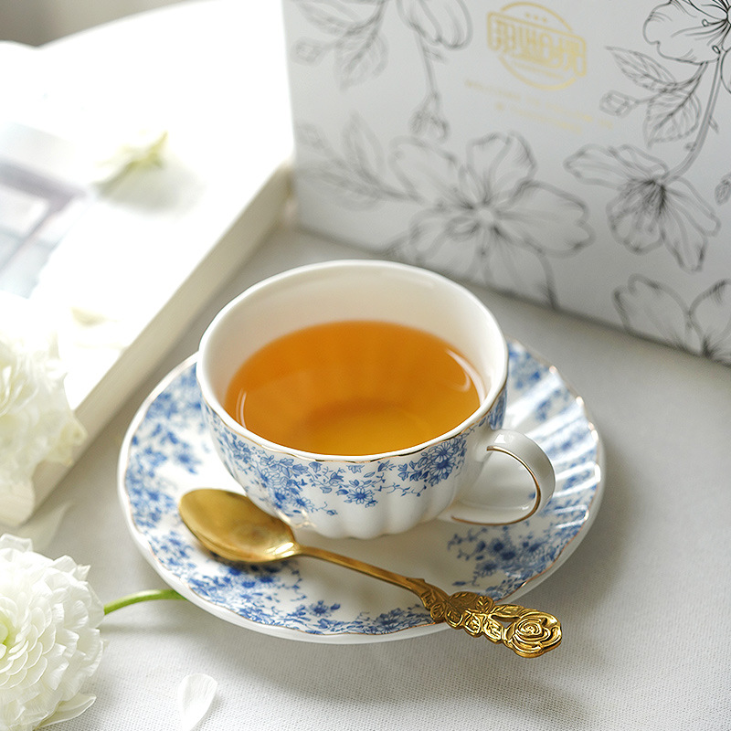 イングリッシュスタイルのアフタヌーンティーセット、フラワーテ - Coffee Tea English のレビューと価格