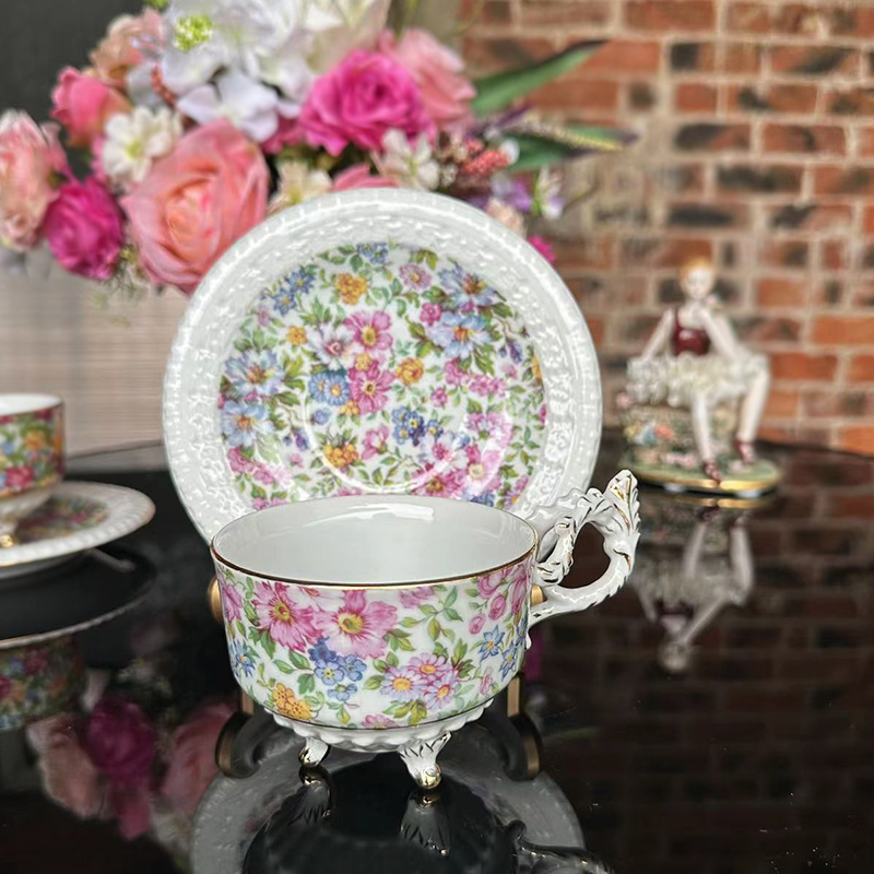 コーヒーカップ、プレート、ヨーロピアンスタイルの4本脚金メッ - Coffee Tea English のレビューと価格