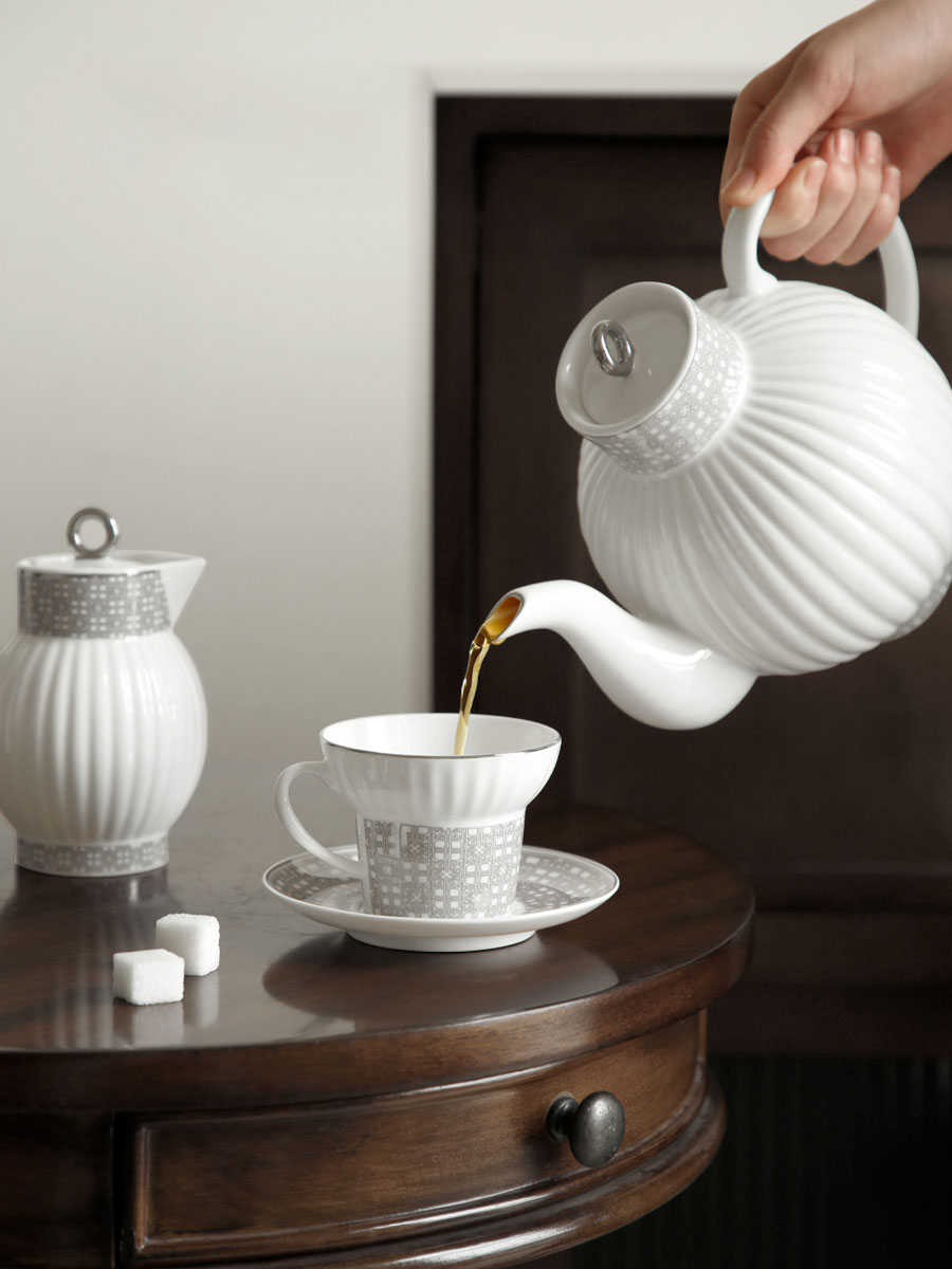 軽くて豪華なコーヒーカップとソーサー、イングリッシュアフタヌ - Coffee Tea English のレビューと価格