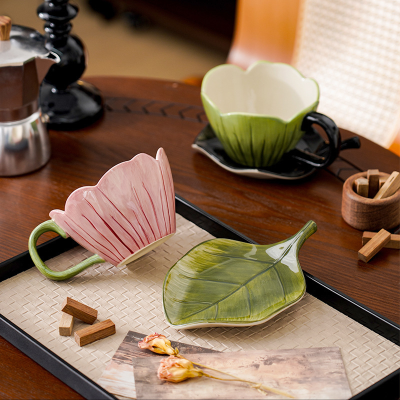不規則な手描きコーヒーカップ皿セット絶妙なオフィスアフタヌー - Coffee Tea Leaf のレビューと価格