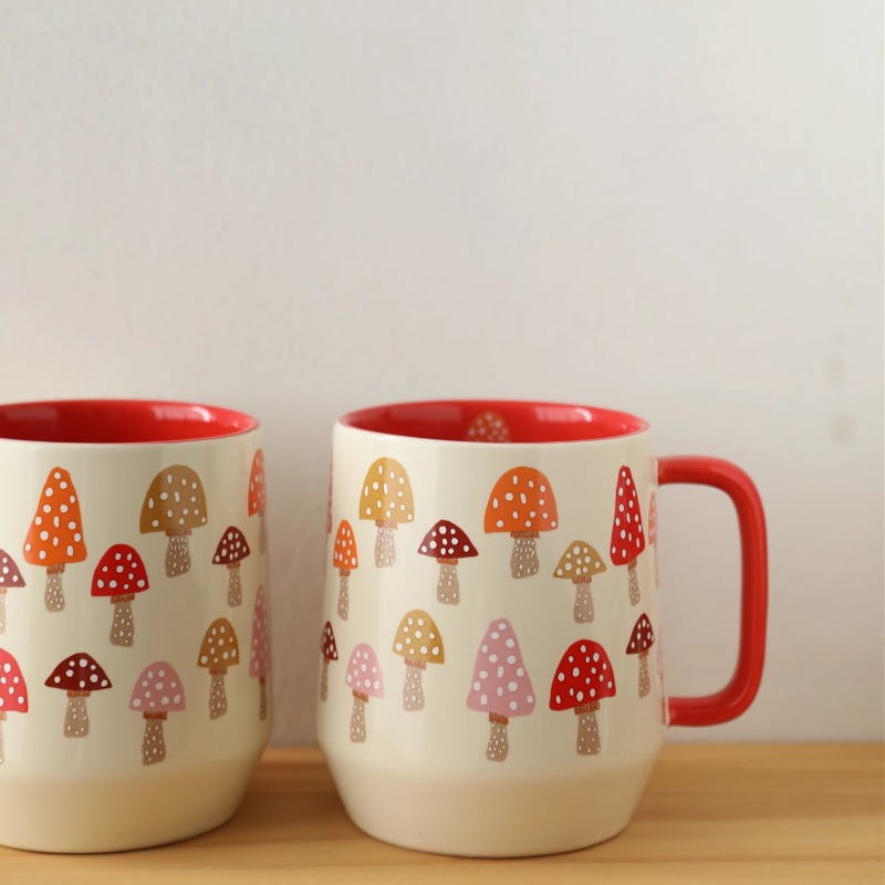 ヨーロッパ風セラミックきのこ型ウォーターカップ、上品な赤いコ - Coffee Tea English のレビューと価格